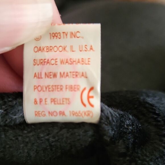 TY Retired Beanie Baby, Daisy, The Cow. - Picture 8 of 8